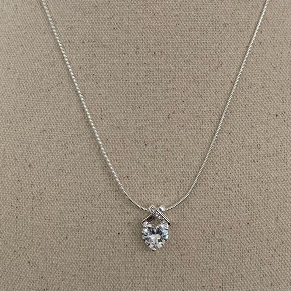 Infinity Heart Necklace with Swarovski Crystals, Sparkly Pendant, Gift-Ready NEW - Picture 3 of 9